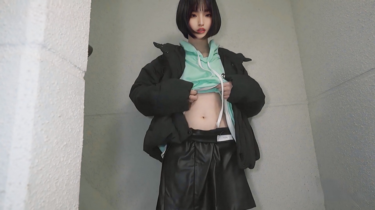 139cm/35kg18歳の美少女│危険日にピル無し中出し