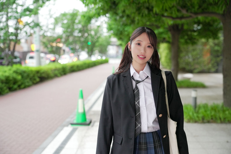 【双葉えま】港区ギャラ飲みで細身制服美女にキメセク輪姦中出し